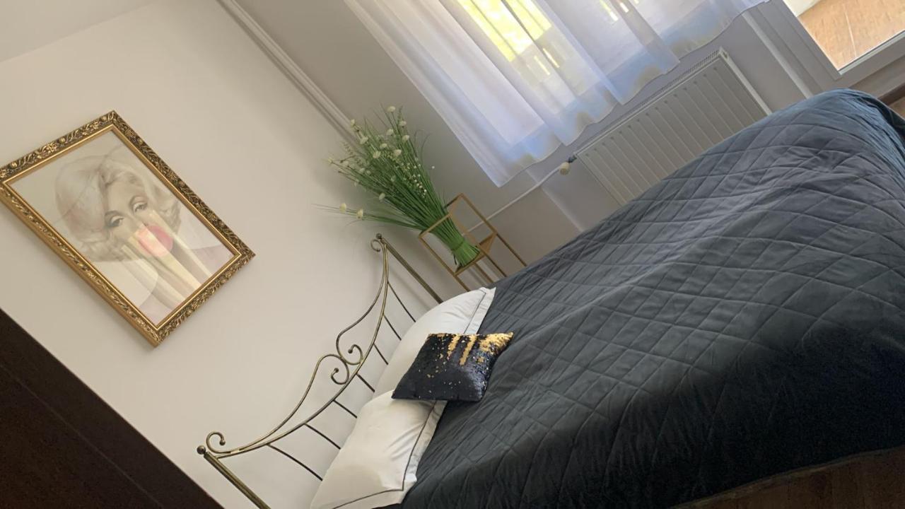 Golden Apartament Legionow Stary Toruń Exteriör bild